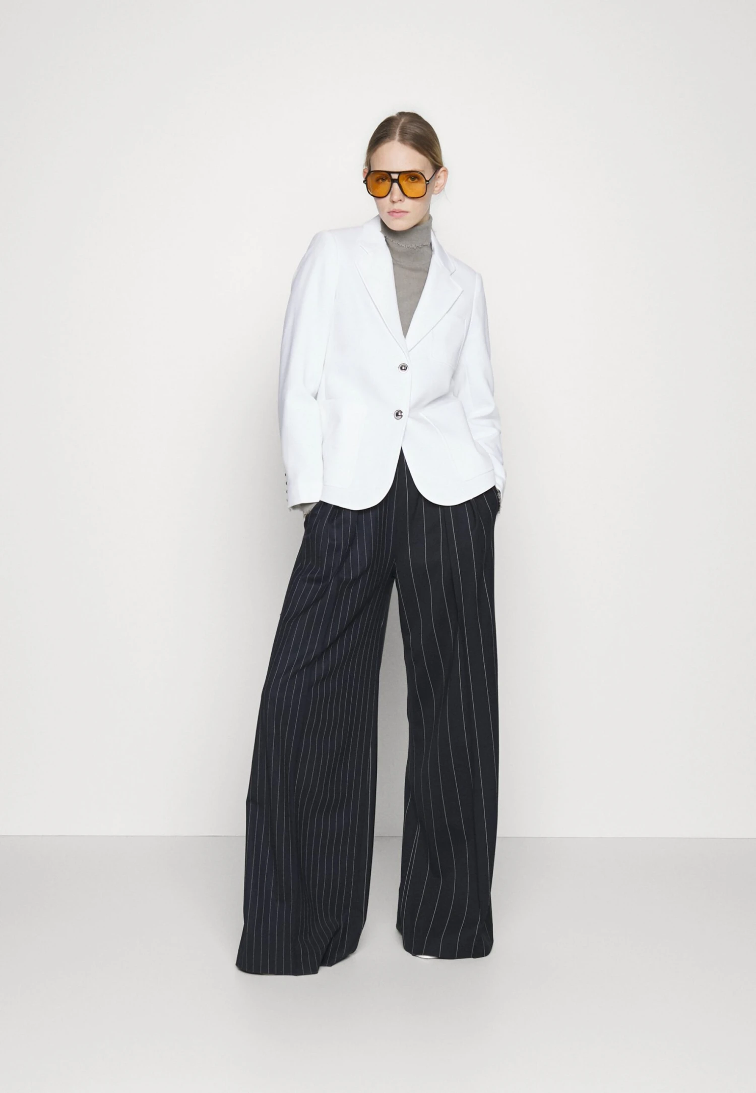 MICHAEL Michael Kors Patch Fitted Blazer - Blazer - White 4 MICHAEL Michael Kors Patch Fitted Blazer - Blazer - White - Afbeelding 2