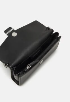 MICHAEL Michael Kors Penelope - Clutch - Black 9 MICHAEL Michael Kors Penelope - Clutch - Black -MICHAEL Michael Kors b50da2c5b2e2427aa1682996d0c1024a