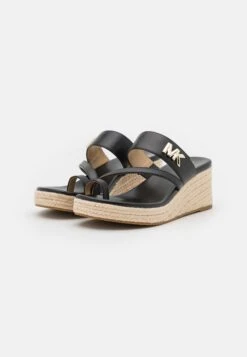 MICHAEL Michael Kors Jilly Mid Wedge - Muiltjes Met Hak - Black 11 MICHAEL Michael Kors Jilly Mid Wedge - Muiltjes Met Hak - Black -MICHAEL Michael Kors b630e352fa4e4f219c736ff8b876c2de