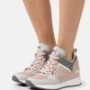 MICHAEL Michael Kors Georgie Trainer - Sneakers Laag - Soft Pink/Multi-Coloured 2 MICHAEL Michael Kors Georgie Trainer - Sneakers Laag - Soft Pink/Multi-Coloured -MICHAEL Michael Kors b6688b7ef0a140b2a8a9cdc510b68775