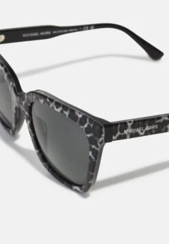 Michael Kors San Marino - Zonnebril - Grey/Black 11 Michael Kors San Marino - Zonnebril - Grey/Black -MICHAEL Michael Kors b909ad1570884cb6b358218d85246ad6