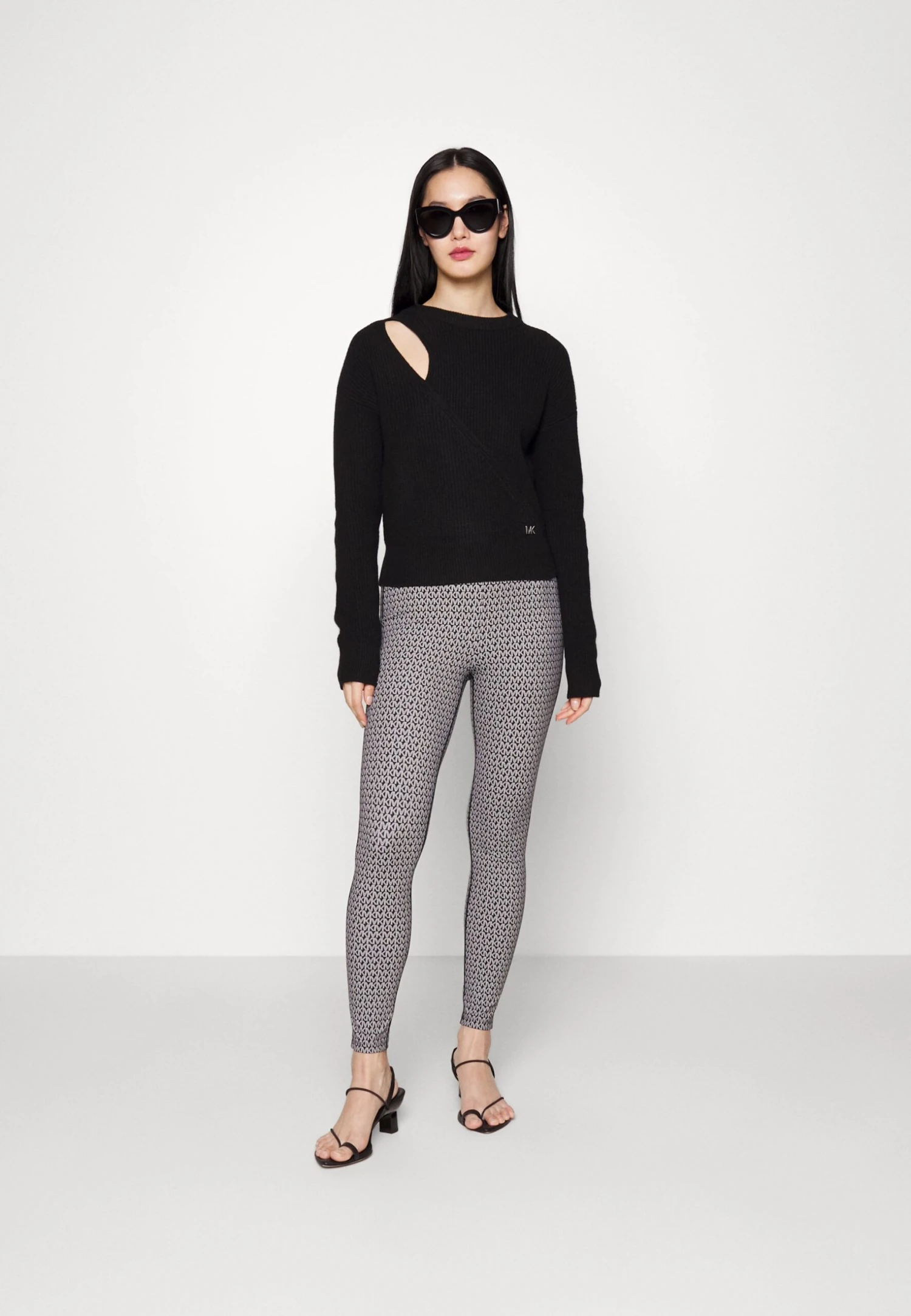 MICHAEL Michael Kors Key Hole Cutout - Trui - Black 4 MICHAEL Michael Kors Key Hole Cutout - Trui - Black - Afbeelding 2