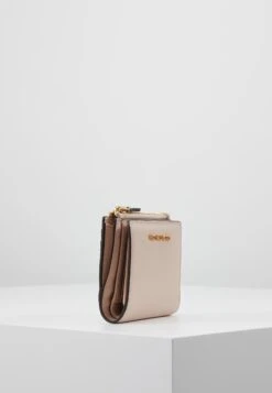MICHAEL Michael Kors Jet Set Snap Billfold Small - Portemonnee - Soft Pink 14 MICHAEL Michael Kors Jet Set Snap Billfold Small - Portemonnee - Soft Pink -MICHAEL Michael Kors ba877b8273974451aaa4a688f12dd93f