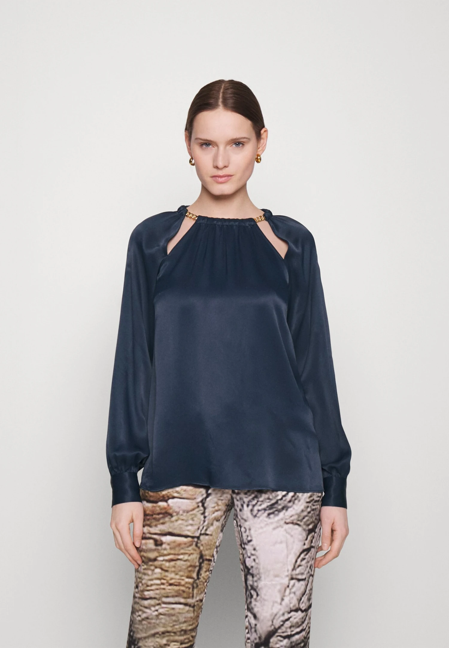 MICHAEL Michael Kors Chain Cut Out Top - Blouse - Midnightblue 3 MICHAEL Michael Kors Chain Cut Out Top - Blouse - Midnightblue