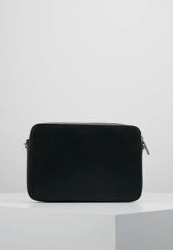 MICHAEL Michael Kors Jet Set Travel- Schoudertas - Black 11 MICHAEL Michael Kors Jet Set Travel- Schoudertas - Black -MICHAEL Michael Kors bc5665bb063d4ca2962e2960745ab328