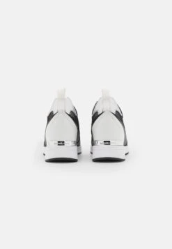 MICHAEL Michael Kors Maven Slip On Trainer - Sneakers Laag - Black/Optic White 12 MICHAEL Michael Kors Maven Slip On Trainer - Sneakers Laag - Black/Optic White -MICHAEL Michael Kors bc6bc8aec97c4e37add924a923bbff73