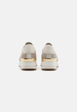 MICHAEL Michael Kors Monique Trainer - Sneakers Laag - Champagne 12 MICHAEL Michael Kors Monique Trainer - Sneakers Laag - Champagne -MICHAEL Michael Kors c119b8df99ee485bb8b0cb93d4f81099