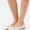 MICHAEL Michael Kors Juliette Flat - Ballerina'S - Vanilla 1 MICHAEL Michael Kors Juliette Flat - Ballerina'S - Vanilla -MICHAEL Michael Kors c18fe2c054bd45668fef2d28e2cb2823
