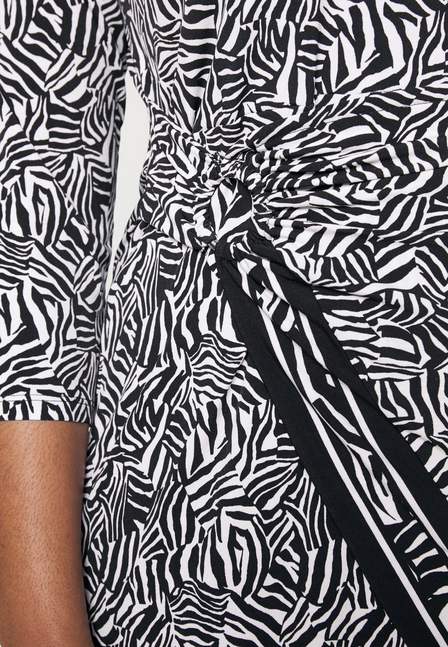 MICHAEL Michael Kors Border Midi - Jerseyjurk - Black/White 7 MICHAEL Michael Kors Border Midi - Jerseyjurk - Black/White - Afbeelding 5