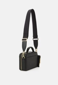 MICHAEL Michael Kors Estelle Trunk Xbody - Schoudertas - Black 8 MICHAEL Michael Kors Estelle Trunk Xbody - Schoudertas - Black -MICHAEL Michael Kors c59f6cafa8934ae9abe46c5a551abab5