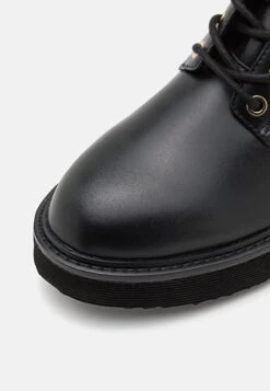 MICHAEL Michael Kors Aniya Lug- Veterboots - Black/Brown -MICHAEL Michael Kors c6a3090b3e5644b08a7eb53cdd5945cd