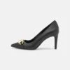 MICHAEL Michael Kors Izzy Flex- Klassieke Pumps - Black 1 MICHAEL Michael Kors Izzy Flex- Klassieke Pumps - Black -MICHAEL Michael Kors c6ebb10d807d4667ab1ecfd2e7da949e