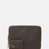MICHAEL Michael Kors Travel Laptop Case Pouch - Laptoptas - Brown/Acorn 1 MICHAEL Michael Kors Travel Laptop Case Pouch - Laptoptas - Brown/Acorn -MICHAEL Michael Kors caea7919fea64f08a01761c2b2f86079