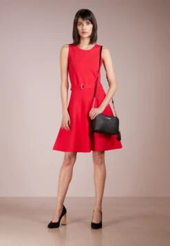 MICHAEL Michael Kors Jet Camera - Schoudertas - Black 10 MICHAEL Michael Kors Jet Camera - Schoudertas - Black -MICHAEL Michael Kors cc276e81fa94424ea499997b8033f219