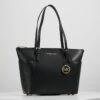 MICHAEL Michael Kors Jet Set - Handtas - Black 2 MICHAEL Michael Kors Jet Set - Handtas - Black -MICHAEL Michael Kors cee158bd61754356bb3204929ec74165