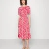 MICHAEL Michael Kors Large Zebra Midi Drs - Jurk - Geranium 1 MICHAEL Michael Kors Large Zebra Midi Drs - Jurk - Geranium -MICHAEL Michael Kors d2d092661ea14beeb17c10a3ed0e35ca