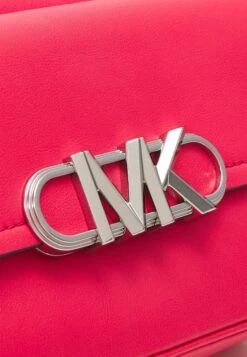 MICHAEL Michael Kors Parker Swag Camera Xbody - Schoudertas - Geranium 9 MICHAEL Michael Kors Parker Swag Camera Xbody - Schoudertas - Geranium -MICHAEL Michael Kors d619c987d86449108b10da288e5f232d