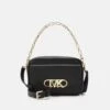 MICHAEL Michael Kors Parker Swag Camera Xbody - Schoudertas - Black 2 MICHAEL Michael Kors Parker Swag Camera Xbody - Schoudertas - Black -MICHAEL Michael Kors d61f3fecdb224defb0e7c4ec1d3e3afc