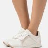 MICHAEL Michael Kors Billie Trainer - Sneakers Laag - Cream 2 MICHAEL Michael Kors Billie Trainer - Sneakers Laag - Cream -MICHAEL Michael Kors d7c4320cdad6489986ce04986c0601ac