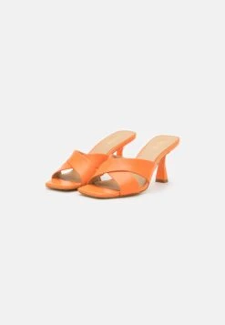 MICHAEL Michael Kors Clara Mule - Muiltjes Met Hak - Apricot 11 MICHAEL Michael Kors Clara Mule - Muiltjes Met Hak - Apricot -MICHAEL Michael Kors d82f73b2dd5d4403818c9cd50e168e8e