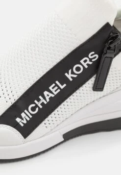 MICHAEL Michael Kors Willis Wedge Trainer - Sneakers Laag - Optic White 15 MICHAEL Michael Kors Willis Wedge Trainer - Sneakers Laag - Optic White -MICHAEL Michael Kors da7e7ba3dbb54c1ebb506c6c6115060c