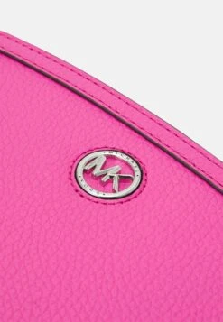 MICHAEL Michael Kors Chantal Xbody - Schoudertas - Cerise 11 MICHAEL Michael Kors Chantal Xbody - Schoudertas - Cerise -MICHAEL Michael Kors db5f791797404507b57bb902b4b9e651
