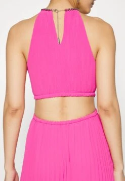 MICHAEL Michael Kors Pleated Cutout- Galajurk - Cerise 15 MICHAEL Michael Kors Pleated Cutout- Galajurk - Cerise -MICHAEL Michael Kors deac7ea72e1646a7ac023d4942982235