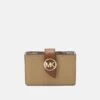 MICHAEL Michael Kors Greenwich Xs Accordian Card Case - Portemonnee - Camel Multi 2 MICHAEL Michael Kors Greenwich Xs Accordian Card Case - Portemonnee - Camel Multi -MICHAEL Michael Kors dfe9b58fd7004dedae0fe988994c9a7a