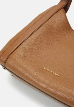 MICHAEL Michael Kors Rosemary - Schoudertas - Brown 13 MICHAEL Michael Kors Rosemary - Schoudertas - Brown -MICHAEL Michael Kors e2dfc3e92cde4772b74aab256ef69039