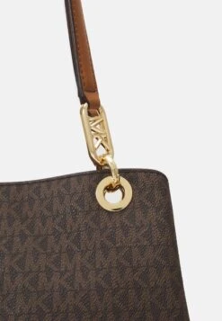 MICHAEL Michael Kors Kensington Tote - Handtas - Brown 10 MICHAEL Michael Kors Kensington Tote - Handtas - Brown -MICHAEL Michael Kors e3a43425274445218b8188a3a156c113