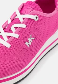 MICHAEL Michael Kors Monique Trainer - Sneakers Laag - Cerise 15 MICHAEL Michael Kors Monique Trainer - Sneakers Laag - Cerise -MICHAEL Michael Kors e4be35f191924fc2be7f5a51a7656a83