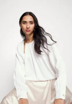 MICHAEL Michael Kors Chain Cut Out Top - Blouse - White 11 MICHAEL Michael Kors Chain Cut Out Top - Blouse - White -MICHAEL Michael Kors e605daa8399b4cdb97384ad97028e800