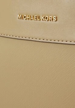 MICHAEL Michael Kors Lori Chain Tote - Handtas - Camel 9 MICHAEL Michael Kors Lori Chain Tote - Handtas - Camel -MICHAEL Michael Kors e8153b87e0e74c7d9e28bd4fddb04b0d