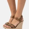 MICHAEL Michael Kors Rory Wedge - Sandalen Met Hoge Hak - Luggage 1 MICHAEL Michael Kors Rory Wedge - Sandalen Met Hoge Hak - Luggage -MICHAEL Michael Kors e8753d21f3cf4937becb63ff960f5c12
