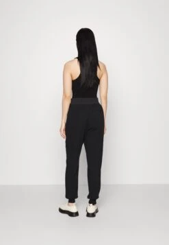 MICHAEL Michael Kors Ponte Mix Jogger - Trainingsbroek - Black 10 MICHAEL Michael Kors Ponte Mix Jogger - Trainingsbroek - Black -MICHAEL Michael Kors e89e22d297bb4729ba3c11f84cf0adba