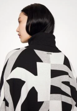 MICHAEL Michael Kors Illusion Check - Poncho - Black 16 MICHAEL Michael Kors Illusion Check - Poncho - Black -MICHAEL Michael Kors eb69d2dc70d445f2a7207df525469c57