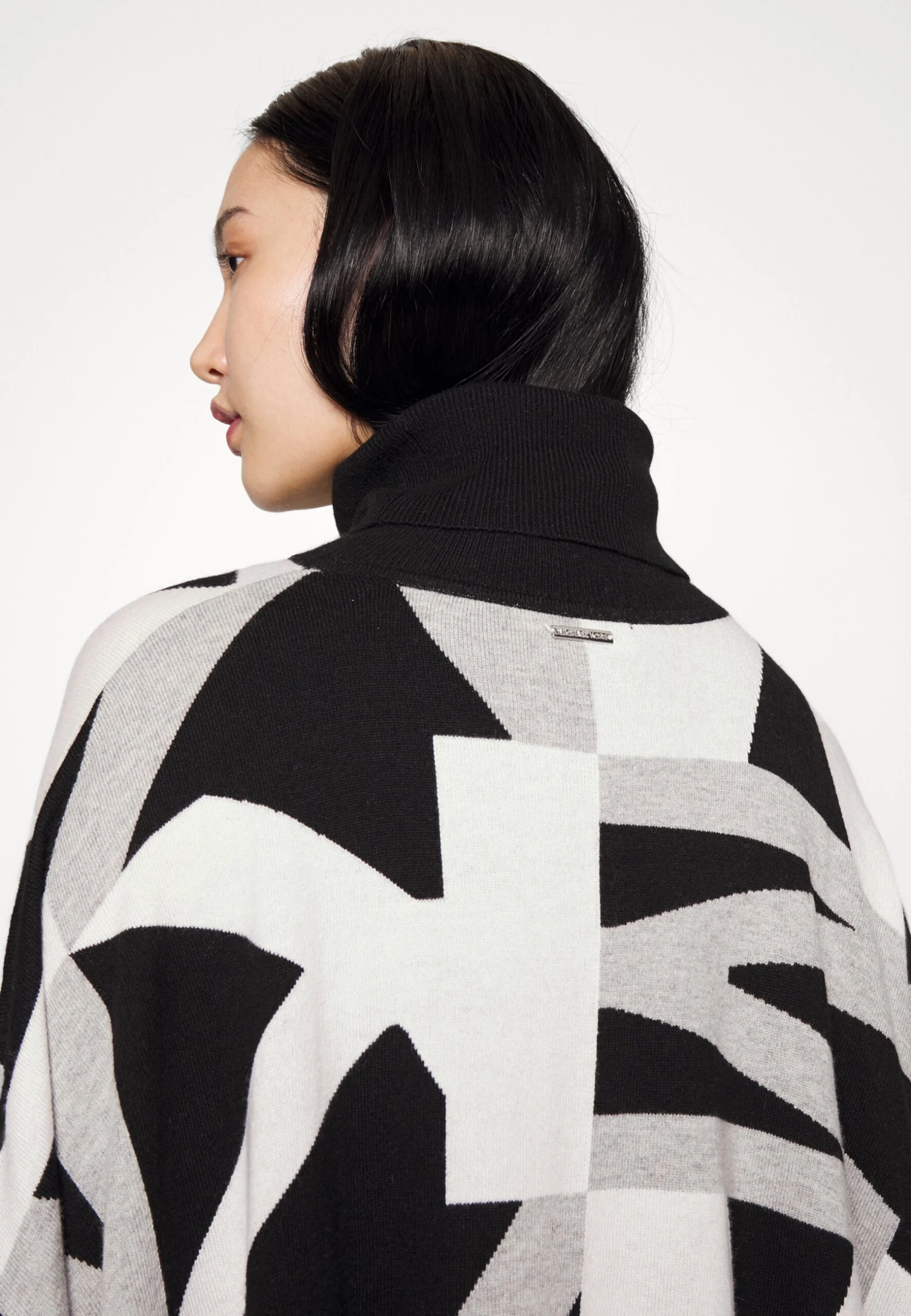 MICHAEL Michael Kors Illusion Check - Poncho - Black 8 MICHAEL Michael Kors Illusion Check - Poncho - Black - Afbeelding 6