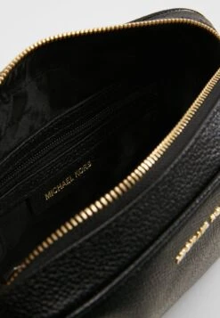 MICHAEL Michael Kors Jet Camera - Schoudertas - Black 15 MICHAEL Michael Kors Jet Camera - Schoudertas - Black -MICHAEL Michael Kors eb735b94850d4ba8acb44fbcc0f33fcd
