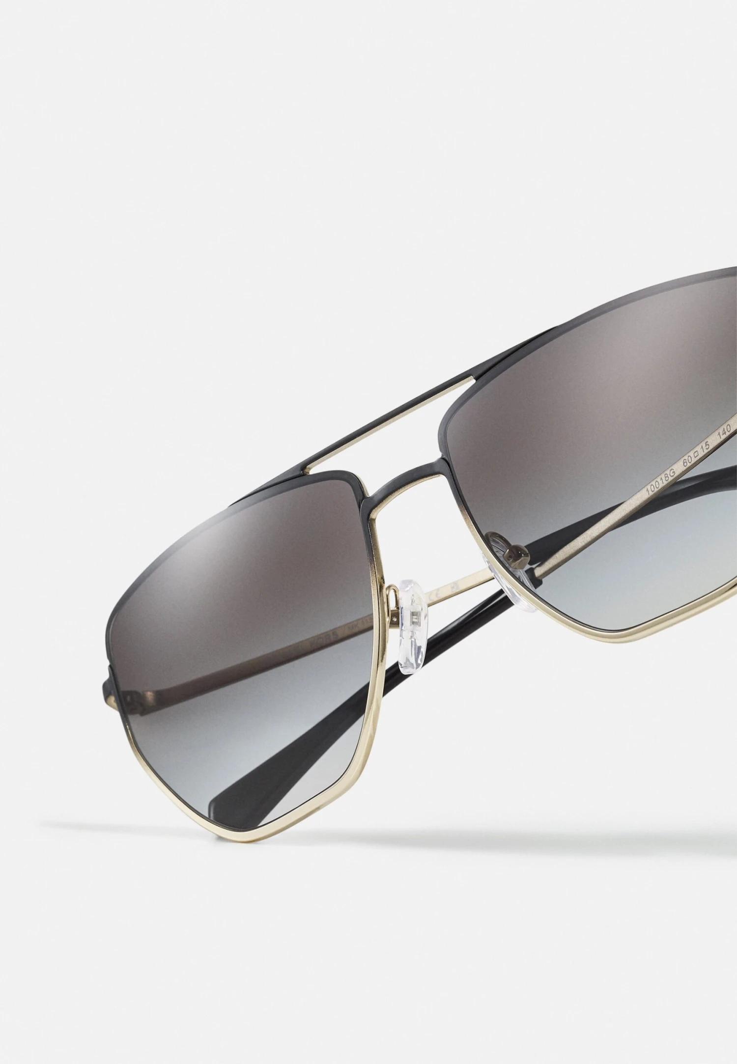 Michael Kors Paros - Zonnebril - Black Light Gold Gradient 7 Michael Kors Paros - Zonnebril - Black Light Gold Gradient - Afbeelding 5