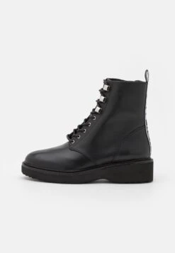 MICHAEL Michael Kors Haskell Bootie - Veterboots - Black 10 MICHAEL Michael Kors Haskell Bootie - Veterboots - Black -MICHAEL Michael Kors ee6e3a2a704b42afa1ca643e858812af