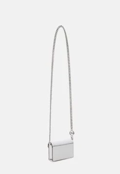 MICHAEL Michael Kors Jet Case Xbody - Portemonnee - Optic White 7 MICHAEL Michael Kors Jet Case Xbody - Portemonnee - Optic White -MICHAEL Michael Kors f03fb65d0af24c6283136be8e39db377