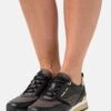 MICHAEL Michael Kors Allie Stride Trainer - Sneakers Laag - Black/Brown 1 MICHAEL Michael Kors Allie Stride Trainer - Sneakers Laag - Black/Brown -MICHAEL Michael Kors f1b7ac06a0a8419ab2ef40712007d0a0