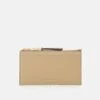 MICHAEL Michael Kors Empire Zip Card Case - Portemonnee - Camel