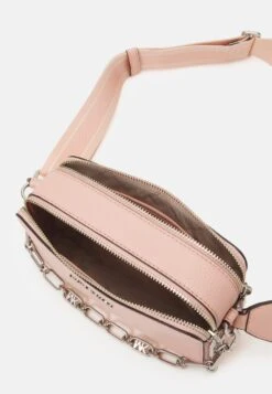 MICHAEL Michael Kors Jet Set Camra Xbody - Schoudertas - Pink 9 MICHAEL Michael Kors Jet Set Camra Xbody - Schoudertas - Pink -MICHAEL Michael Kors f2babf816832478599987435a1568460