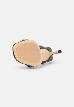 MICHAEL Michael Kors Carrie- Sandalen - Black 14 MICHAEL Michael Kors Carrie- Sandalen - Black -MICHAEL Michael Kors f73c267797114fc3803e643e1609d9d1