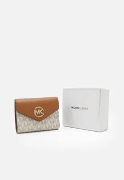 MICHAEL Michael Kors Greenwich Trifold - Portemonnee - Vanilla 10 MICHAEL Michael Kors Greenwich Trifold - Portemonnee - Vanilla -MICHAEL Michael Kors fa32dfac1db7464da1f11389b5927071