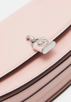 MICHAEL Michael Kors Mila- Schoudertas - Pink 13 MICHAEL Michael Kors Mila- Schoudertas - Pink -MICHAEL Michael Kors fa665ec135cf45cfbc66b4a702baf0e6