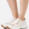 MICHAEL Michael Kors Flynn Trainer - Sneakers Laag - Cream 1 MICHAEL Michael Kors Flynn Trainer - Sneakers Laag - Cream -MICHAEL Michael Kors fbb8c2fe7cd5454e84fb2cbb28e49b9a