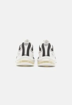 MICHAEL Michael Kors Kit Trainer Extreme - Sneakers Laag - Black 12 MICHAEL Michael Kors Kit Trainer Extreme - Sneakers Laag - Black -MICHAEL Michael Kors fbb9e09c2291480294fde510c7f8dd9d