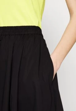 MICHAEL Michael Kors Pull On - A-Lijn Rok - Black 15 MICHAEL Michael Kors Pull On - A-Lijn Rok - Black -MICHAEL Michael Kors fd9bab4daf1848f89198be72e798cb93